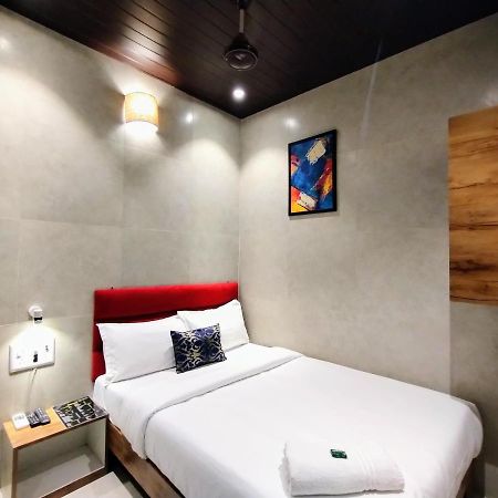 Hotel Eros - Near Airport T2 Bombaj Zewnętrze zdjęcie